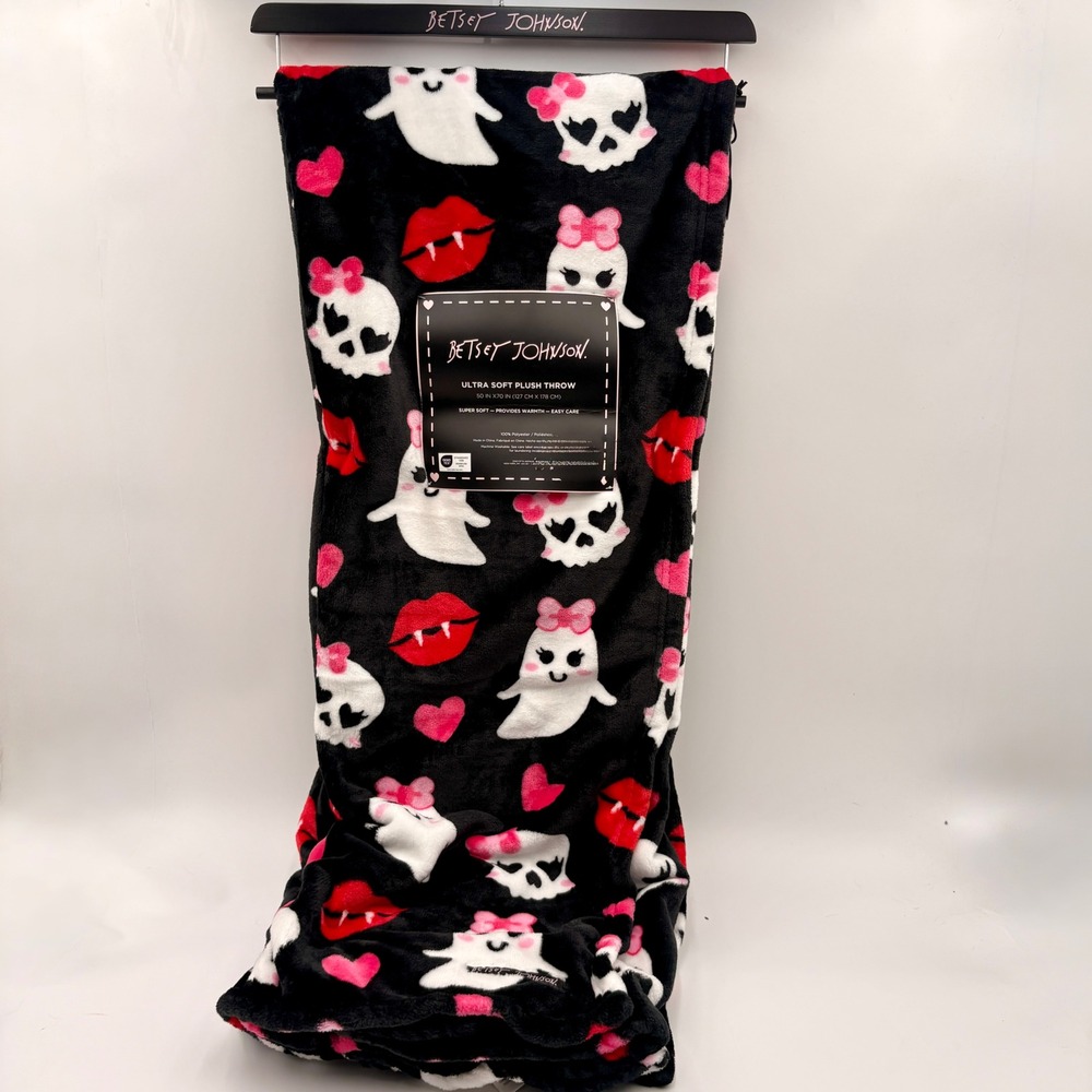Betsey Johnson Halloween Ghost Skull Vampire Lips Plush Throw Blanket 50x70